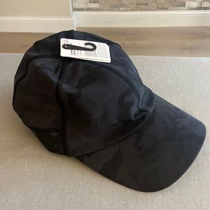 LuLuLemon License to Train Hat Black/Gray Camo Size S/M NWT